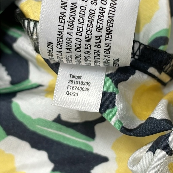 NWT Diane Von Furstenberg X Target Yellow Floral Packable Hooded Vest M - Picture 11 of 14